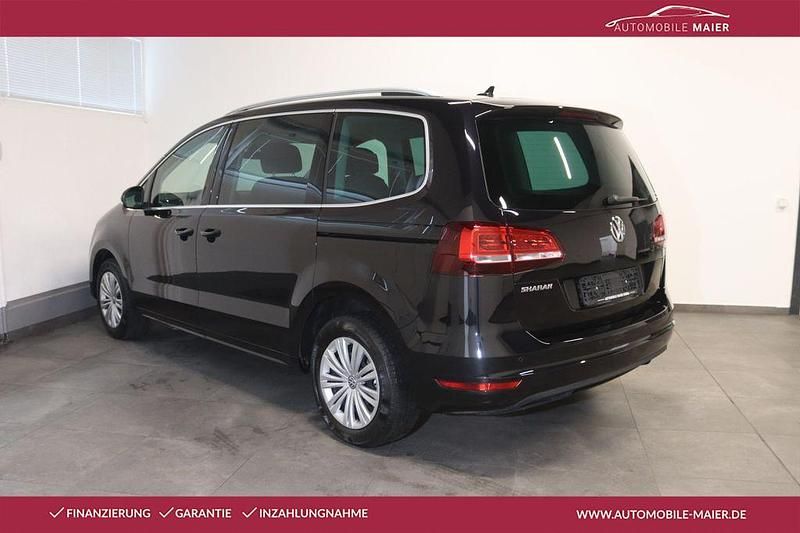 Gebraucht VW Sharan Comfortline 150 PS (110 kW) 2022 Deep black perleffekt Van / Kleinbus