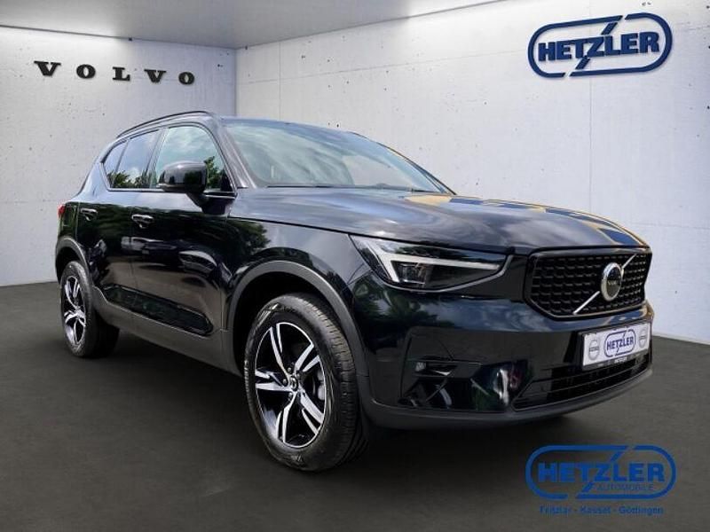 Gebraucht Volvo XC40 Plus 163 PS (119 kW) 2024 Onyx black / metallic SUV