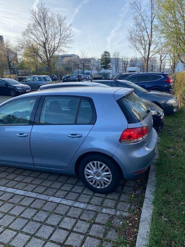 Blau Gebraucht 2009 VW Golf VI Comfortline Kombi | 5.500 € (Etwas zu teuer) - Bild 1/4