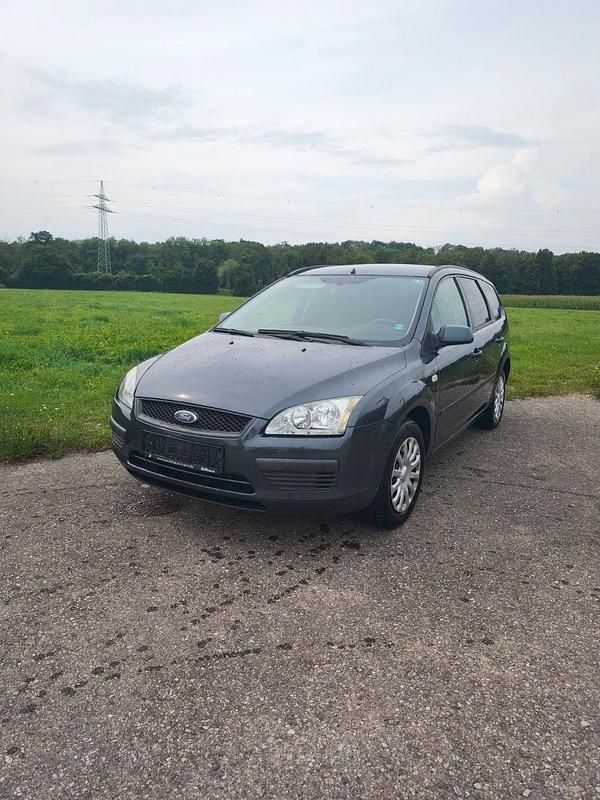 Grau Gebraucht 2007 Ford Focus Style Kombi | 3.000 € (Fairer Preis) - Bild 1/4