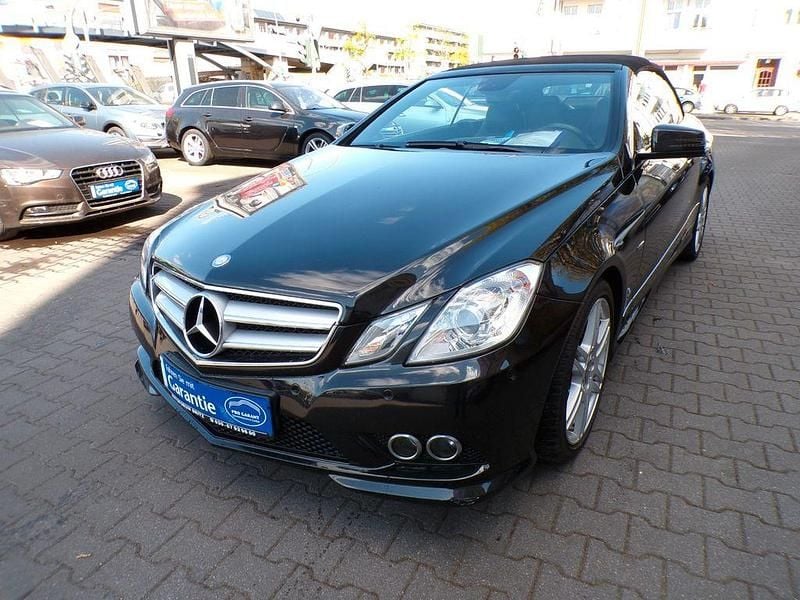 Second-hand Mercedes E200 184 CP (135 kW) 2011 Negru Cabrio