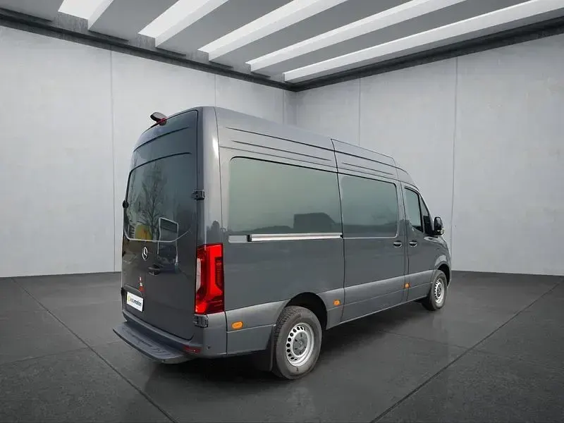 Gebraucht Mercedes E-Sprinter 100 kW (136 PS) 2025 Grau Van