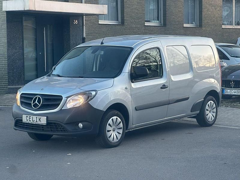 Silber Gebraucht 2021 Mercedes Citan 111 Van / Kleinbus | 13.780 € (Superpreis) - Bild 1/4
