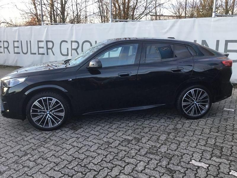 Gebraucht BMW X2 M Sport 163 PS (119 kW) 2025 Black sapphire metallic SUV