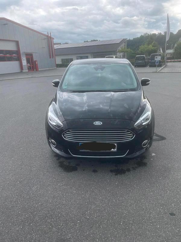 Schwarz Gebraucht 2016 Ford S-MAX S Van / Kleinbus | 12.999 € (Fairer Preis) - Bild 1/4