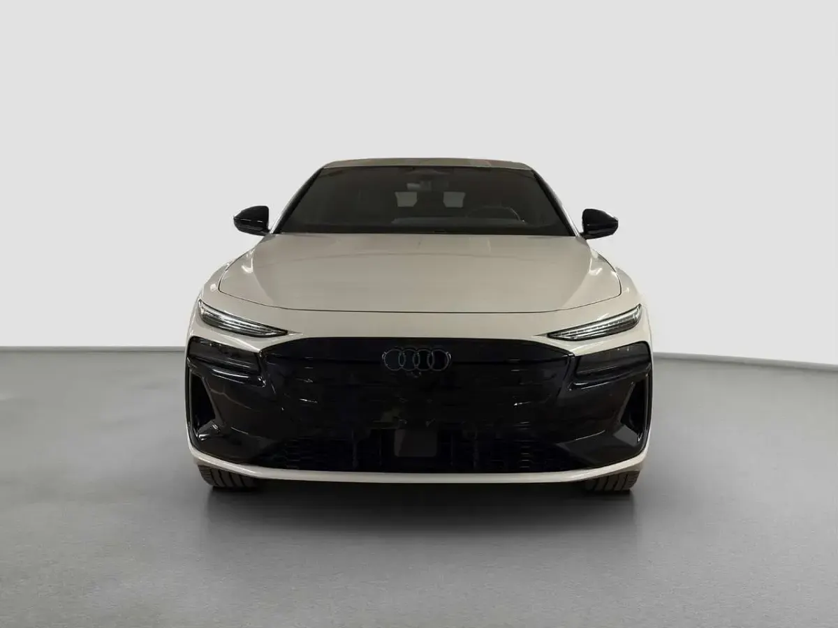 Ny Audi e-tron Business 314 kW (428 HK) 2026 Beige SUV