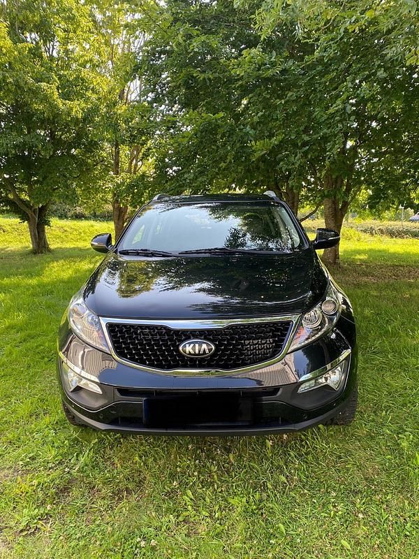 Schwarz Gebraucht 2015 Kia Sportage 2 SUV | 10.999 € (Guter Preis) - Bild 1/4