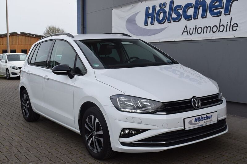 Weiß Gebraucht 2018 VW Golf Sportsvan IQ Drive Van / Kleinbus | 17.990 € (Fairer Preis) - Bild 1/4