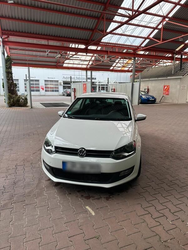Weiß Gebraucht 2010 VW Polo Limousine | 4.000 € (Superpreis) - Bild 1/4