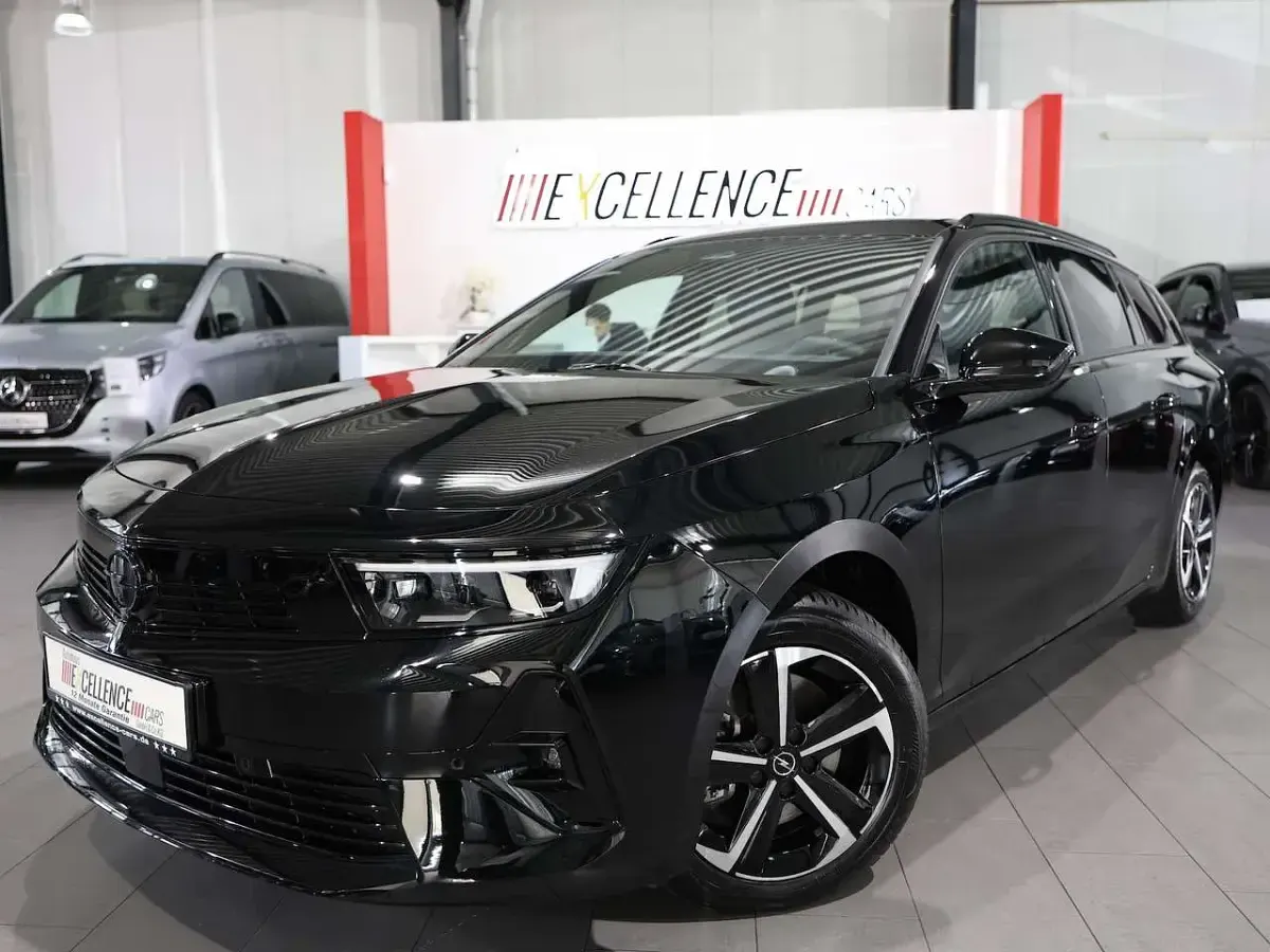 Gebraucht Opel Astra Sport 131 PS (96 kW) 2025 Karbon schwarz Kleinwagen