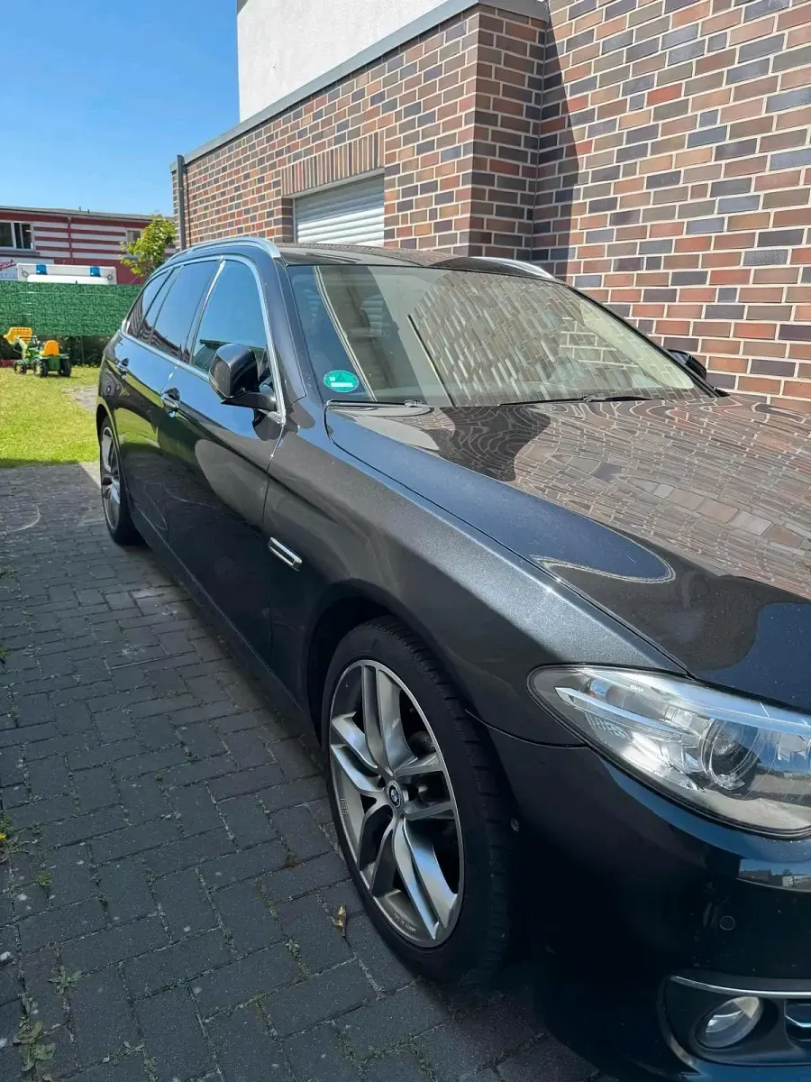 Gebraucht BMW 530 Comfort Edition 258 PS (189 kW) 2013 Schwarz Kombi
