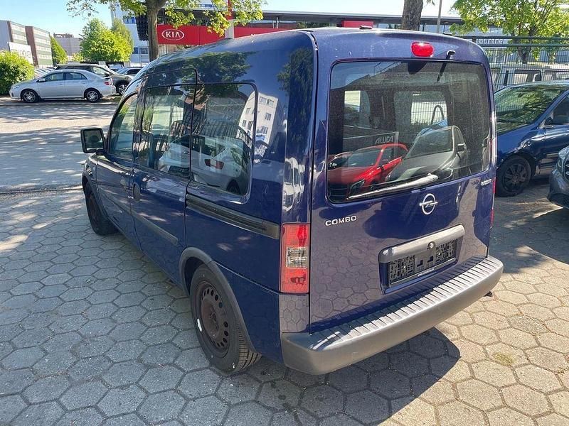 Gebraucht Opel Combo Edition 94 PS (69 kW) 2010 Blau Van / Kleinbus