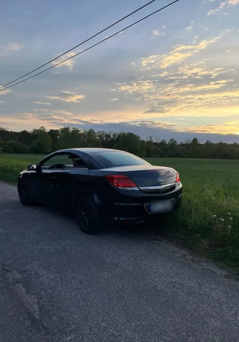 Gebraucht Opel Astra Cabriolet 150 PS (110 kW) 2007 Schwarz Cabrio