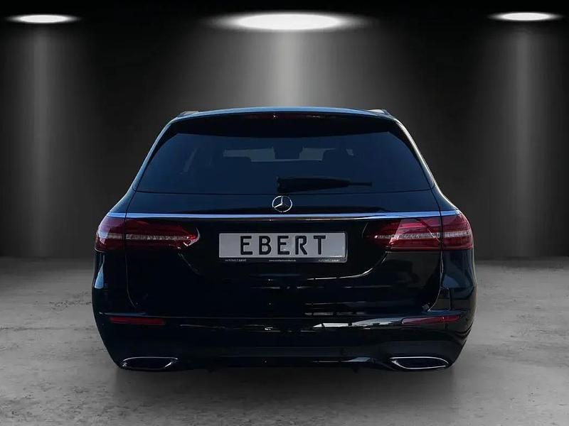 Gebraucht Mercedes E450 AMG line 367 PS (269 kW) 2021 Lack obsidianschwarz Kombi