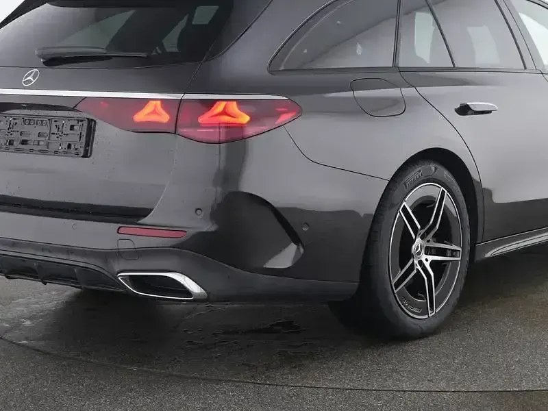 Gebraucht Mercedes E220 AMG 197 PS (144 kW) 2025 Grau Kombi