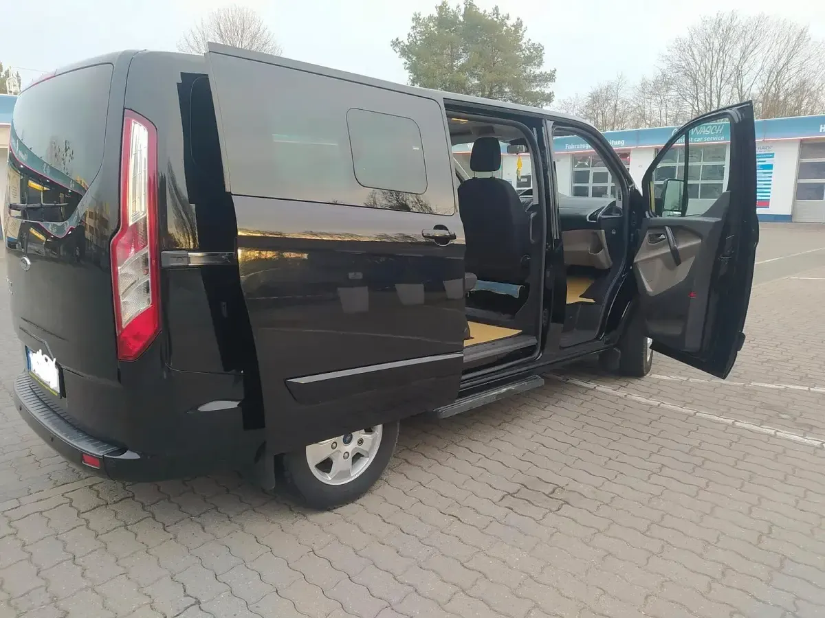 Gebraucht Ford Tourneo 2016 Schwarz Van / Kleinbus