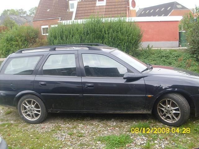 Gebraucht Opel Vectra 136 PS (100 kW) 1998 Schwarz metallic Kombi