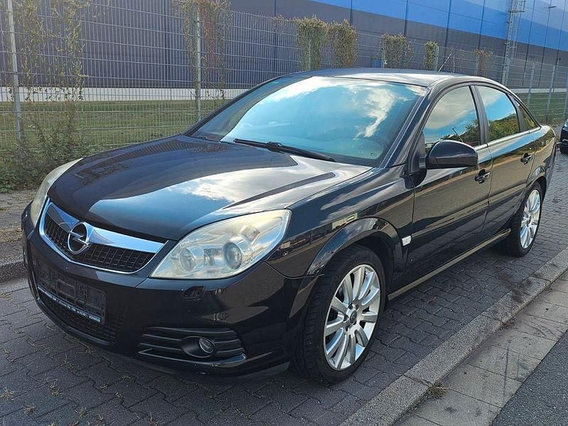 Schwarz Gebraucht 2005 Opel Vectra Cosmo Limousine | 1.900 € (Fairer Preis) - Bild 1/4