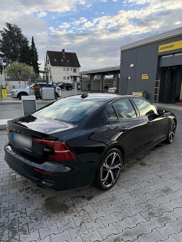 Gebraucht Volvo S60 Ultimate 250 PS (183 kW) 2023 Schwarz Limousine