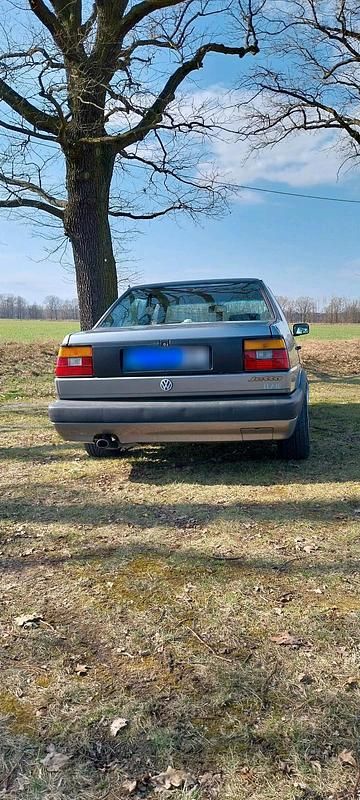 Gebraucht VW Jetta 90 PS (66 kW) 1990 Silber Limousine