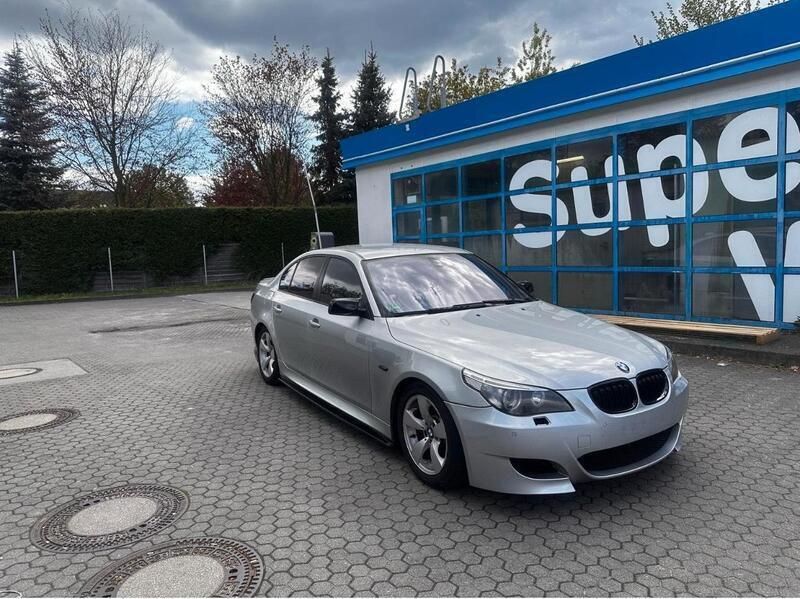 Silber Gebraucht 2007 BMW 540 M Sport Limousine | 11.000 € (Etwas zu teuer) - Bild 1/4