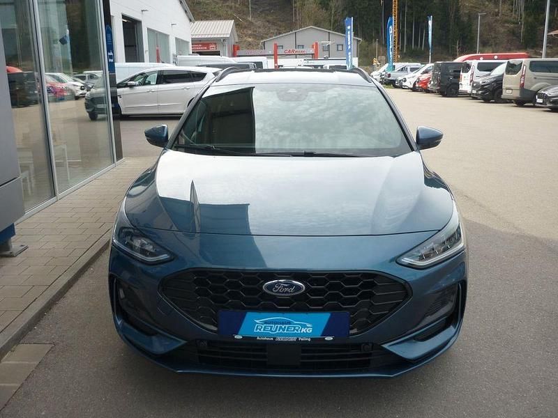 Używany Ford Focus ST-Line 155 KM (114 kW) 2022 Niebieski Sedan/Limuzyna