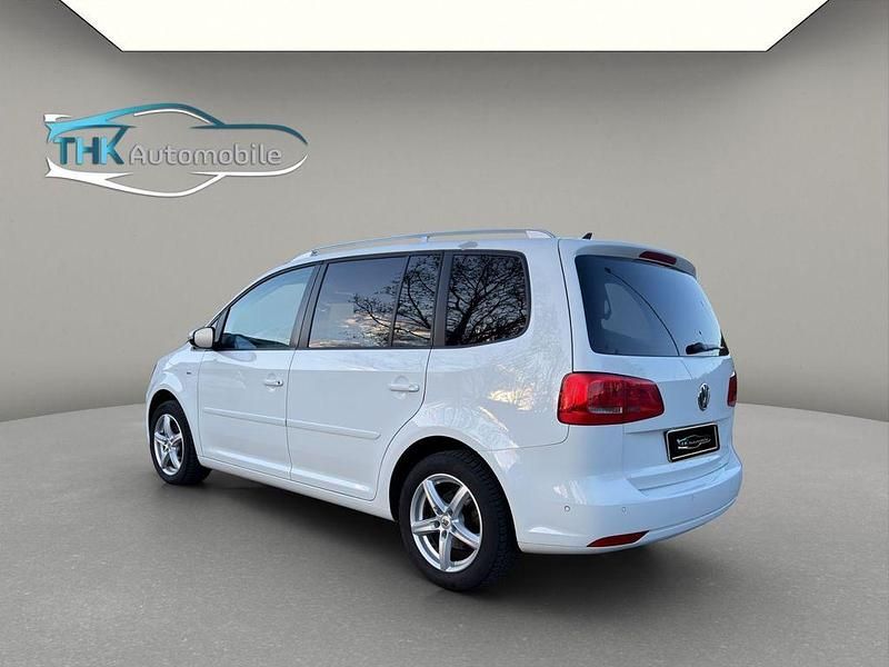 Gebraucht VW Touran Cup 140 PS (102 kW) 2014 Weiß Van / Kleinbus