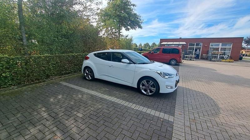Weiß Gebraucht 2014 Hyundai Veloster Style Kleinwagen | 9.600 € (Fairer Preis) - Bild 1/4