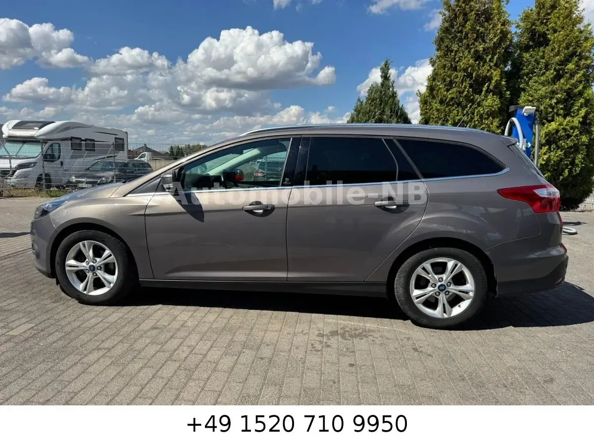 Gebraucht Ford Focus Champions Edition 125 PS (91 kW) 2012 Braun Kombi