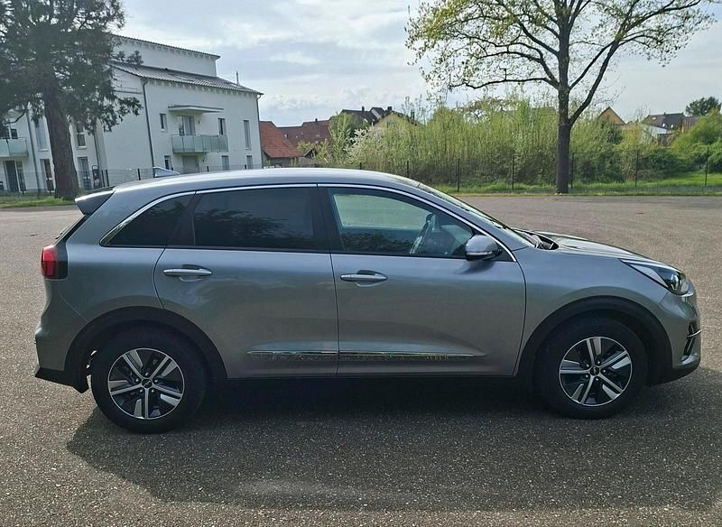 Gebraucht Kia Niro Edition 7 141 PS (103 kW) 2022 Grau SUV