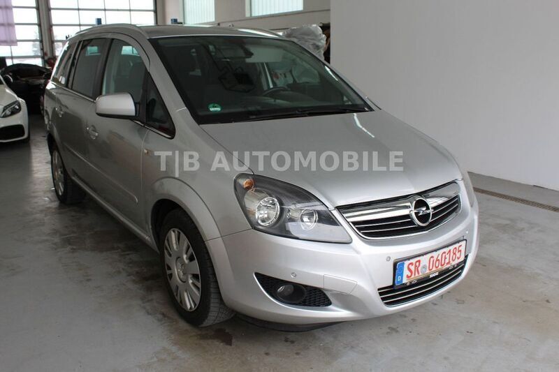 Gebraucht Opel Zafira Design Edition 150 PS (110 kW) 2011 Silber Van / Kleinbus