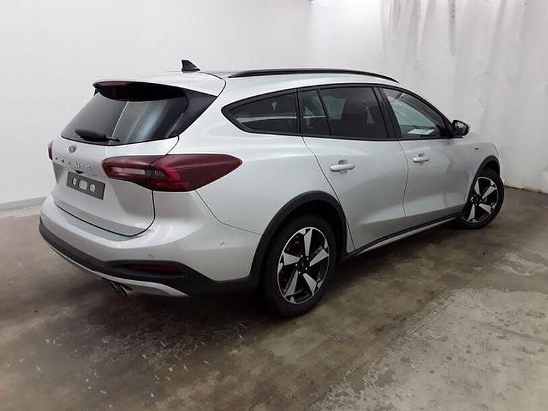 Gebraucht Ford Focus Active X 116 PS (85 kW) 2024 Polarsilber metallic Limousine