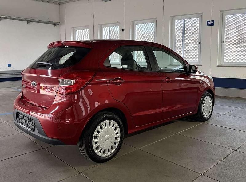 Gebraucht Ford Ka 86 PS (63 kW) 2017 Rubyrot (metallic) Limousine