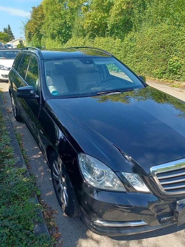 Gebraucht 2011 Mercedes E200 Kombi | 8.900 € (Fairer Preis) - Bild 1/4