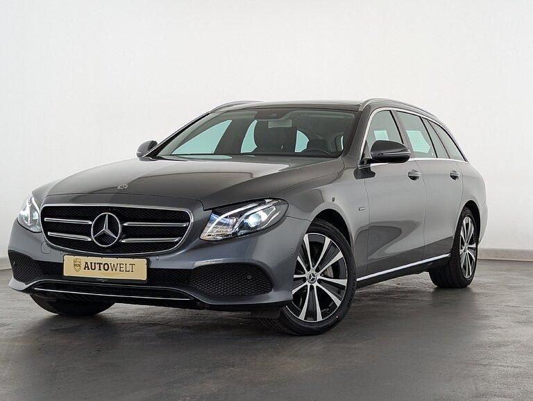 Grau Gebraucht 2019 Mercedes E300 Avantgarde Limousine | 27.460 € (Fairer Preis) - Bild 1/4