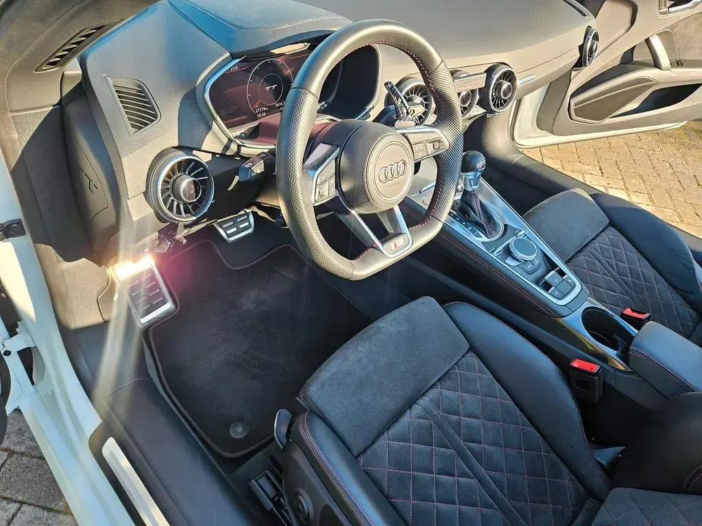Gebraucht Audi TT Roadster Sport 197 PS (144 kW) 2020 Weiß Cabrio