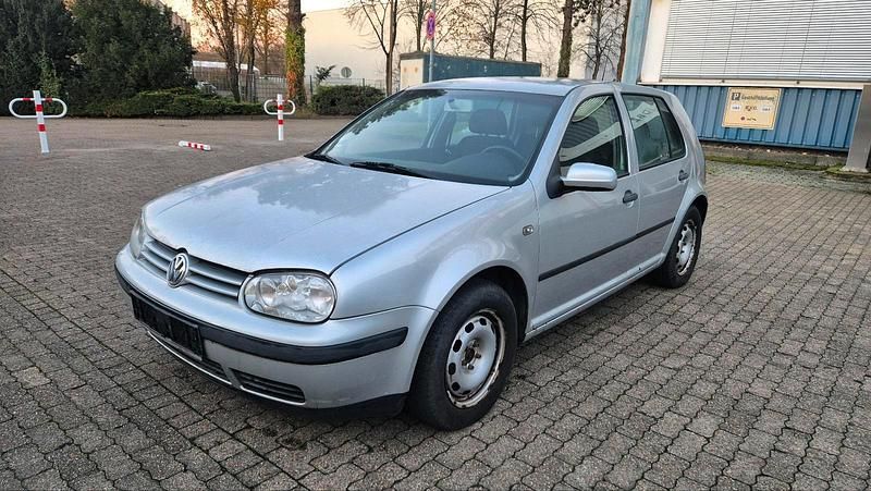 Silber Gebraucht 2000 VW Golf Limousine | 475 € - Bild 1/4
