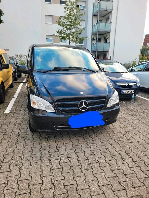 Schwarz Gebraucht 2013 Mercedes Vito Van / Kleinbus | 12.999 € (Teuer) - Bild 1/4