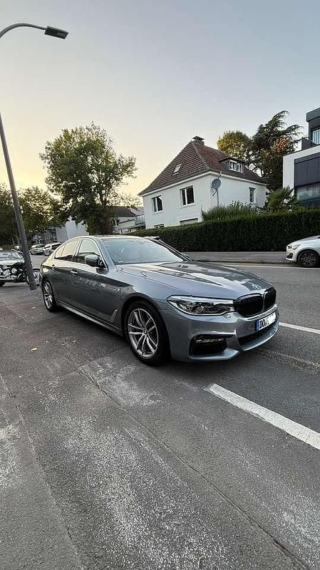 Silber Gebraucht 2017 BMW 540 M Sport Limousine | 32.000 € (Guter Preis) - Bild 1/4