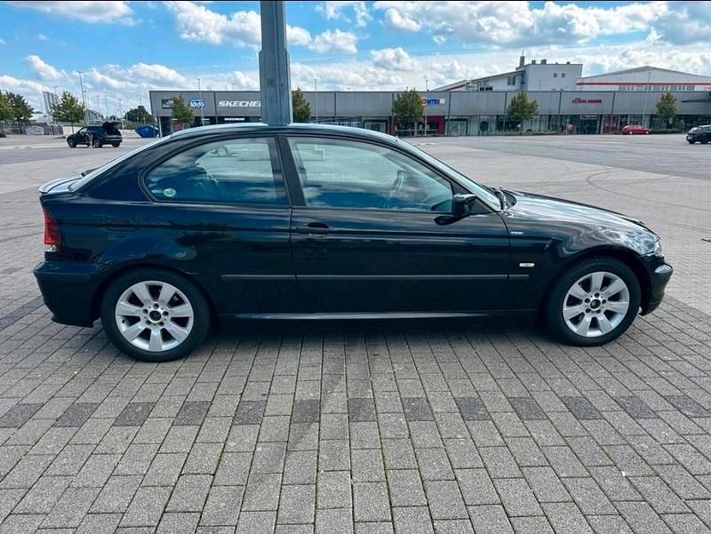 Gebraucht BMW 316 116 PS (85 kW) 2004 Schwarz Limousine