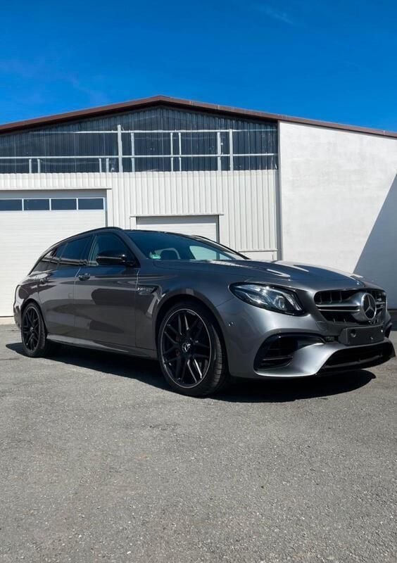 Grau Gebraucht 2018 Mercedes E63S AMG AMG Kombi | 57.999 € (Fairer Preis) - Bild 1/4