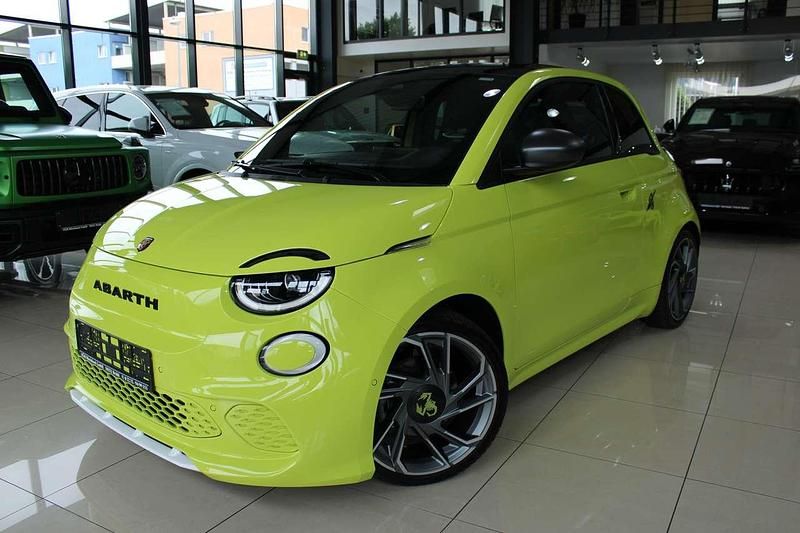 Acidgrün** Gebraucht 2023 Abarth 500e Scorpionissima Kleinwagen | 26.600 € (Fairer Preis) - Bild 1/4