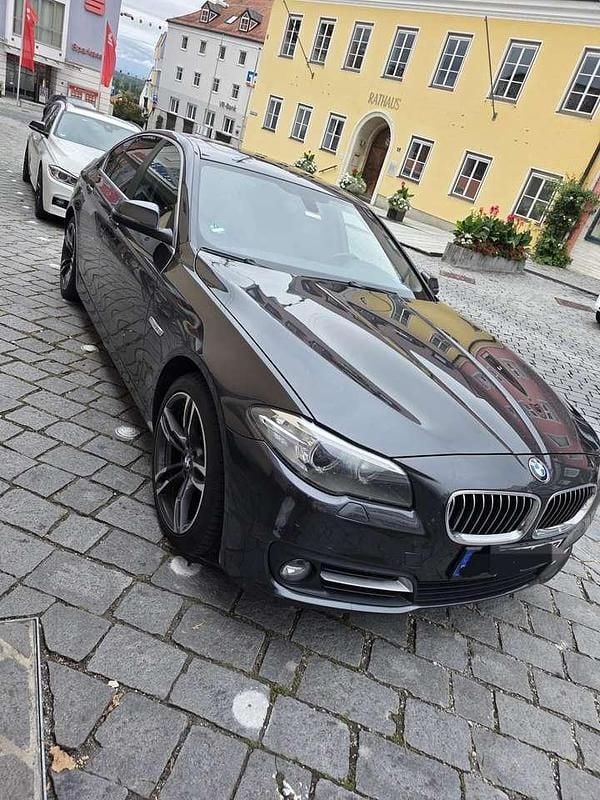 Grau Gebraucht 2016 BMW 520 Gran Turismo Limousine | 13.500 € (Superpreis) - Bild 1/4