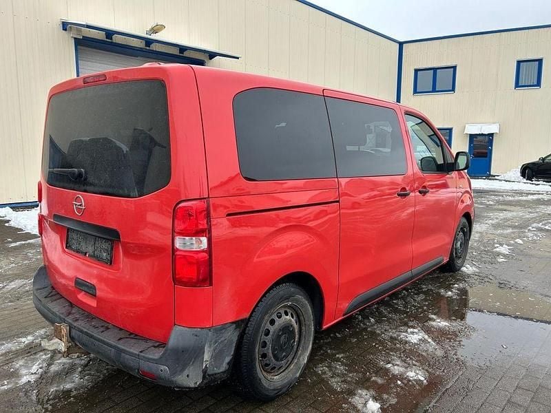 Gebraucht Opel Vivaro 144 PS (105 kW) 2021 Fire red(126p)flame red ra3000 Van / Kleinbus