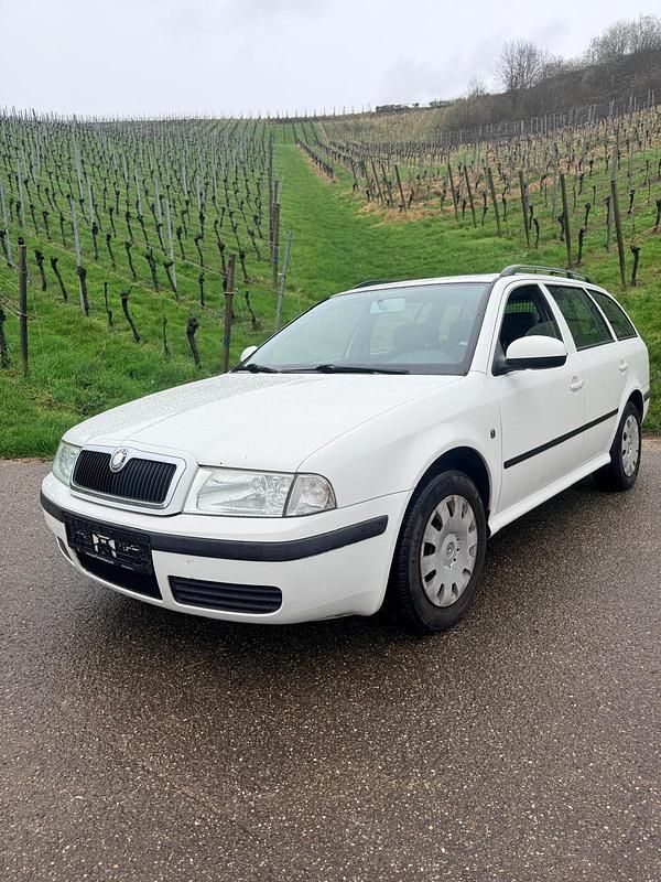 Gebraucht Skoda Octavia 102 PS (75 kW) 2009 Weiß Kombi