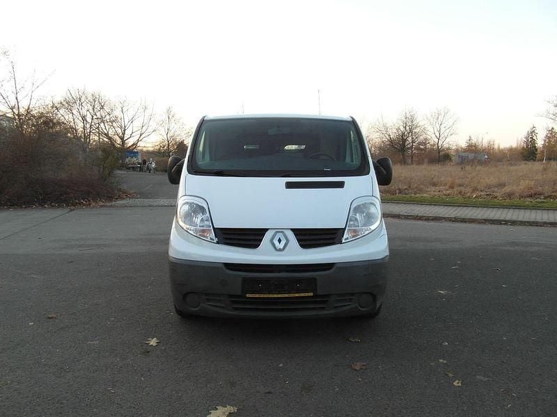 Gebraucht Renault Trafic 114 PS (83 kW) 2014 Weiß Van / Kleinbus