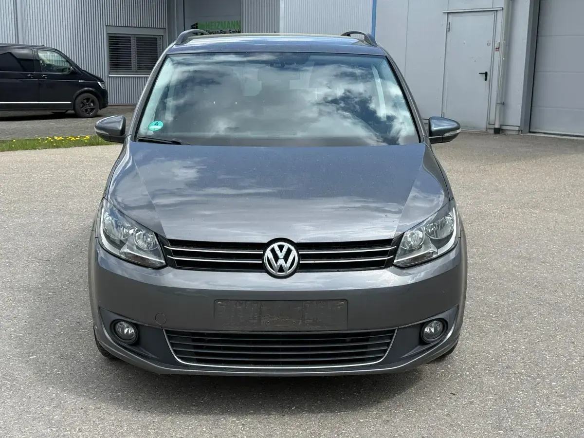 Gebraucht VW Touran Comfortline 105 PS (77 kW) 2011 Grau Van / Kleinbus