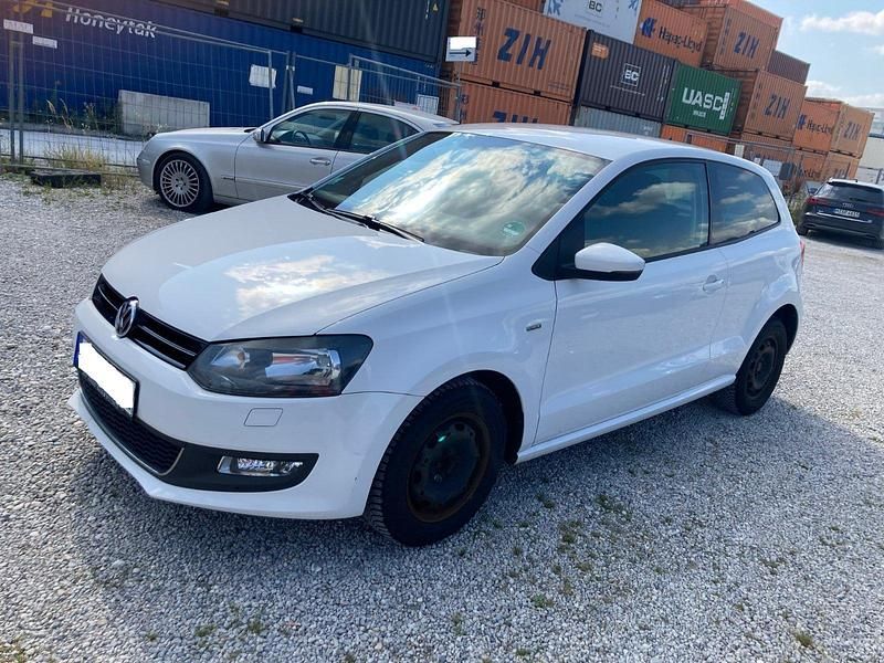Weiß Gebraucht 2013 VW Polo Life Kleinwagen | 2.750 € (Superpreis) - Bild 1/4