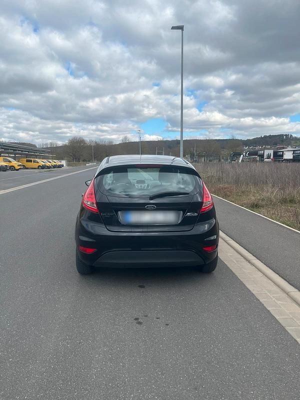 Gebraucht Ford Fiesta 82 PS (60 kW) 2010 Schwarz Kleinwagen