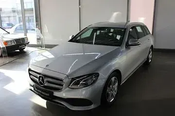 Gebraucht Mercedes E220 Avantgarde 194 PS (142 kW) 2018 Limousine